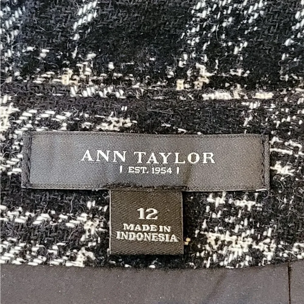 Ann Taylor Classic Black and White Wool Blend Plaid Tweed Mini Skirt Size 12